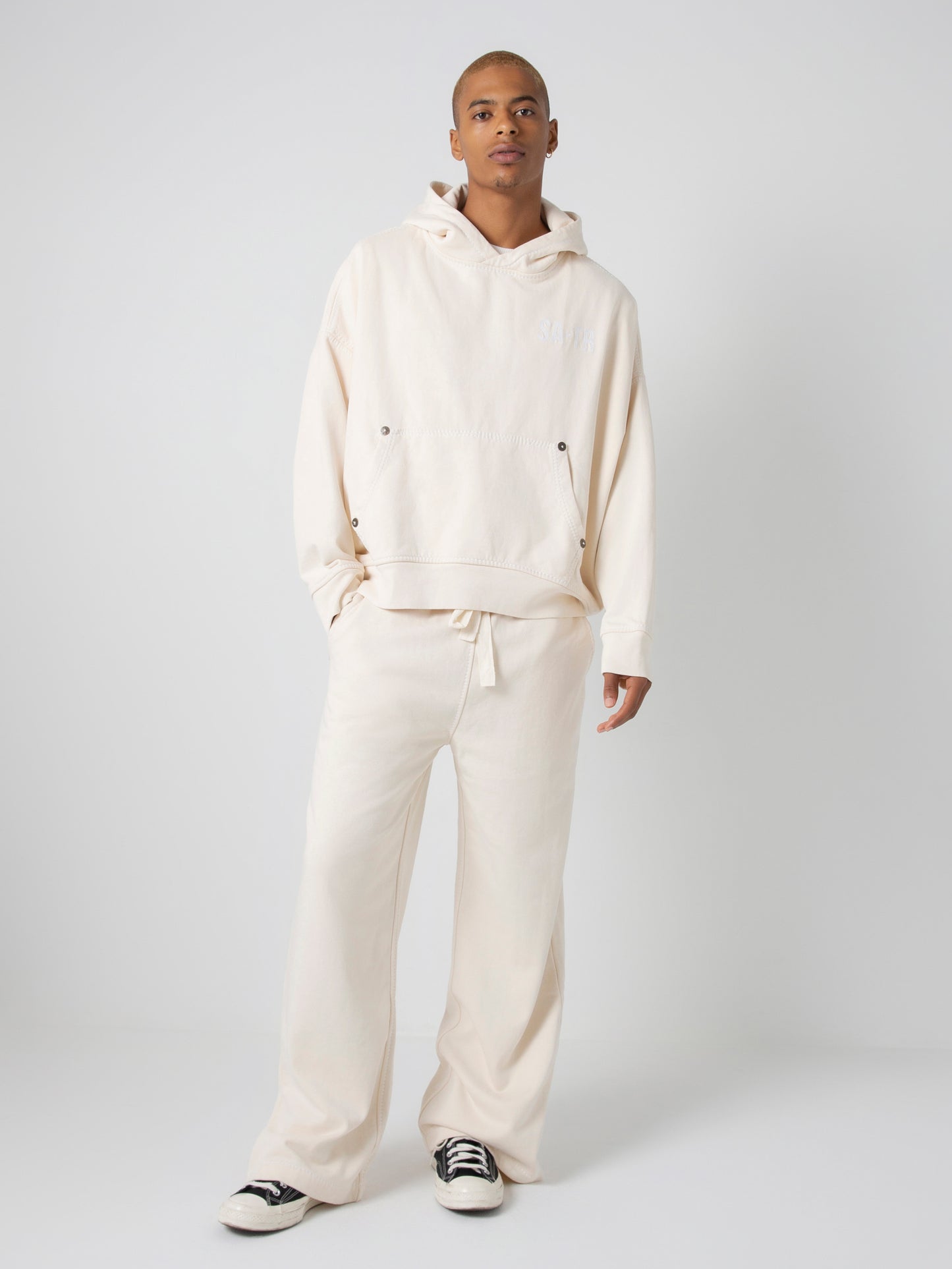 SATR LOGO HOODIE : OFF-WHITE