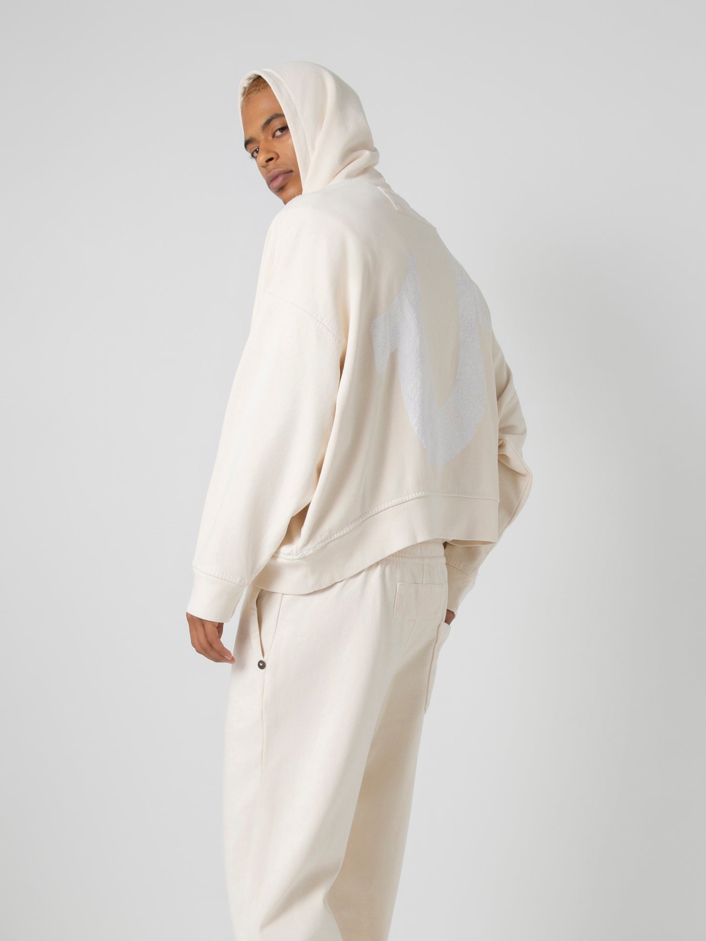 SATR LOGO HOODIE : OFF-WHITE