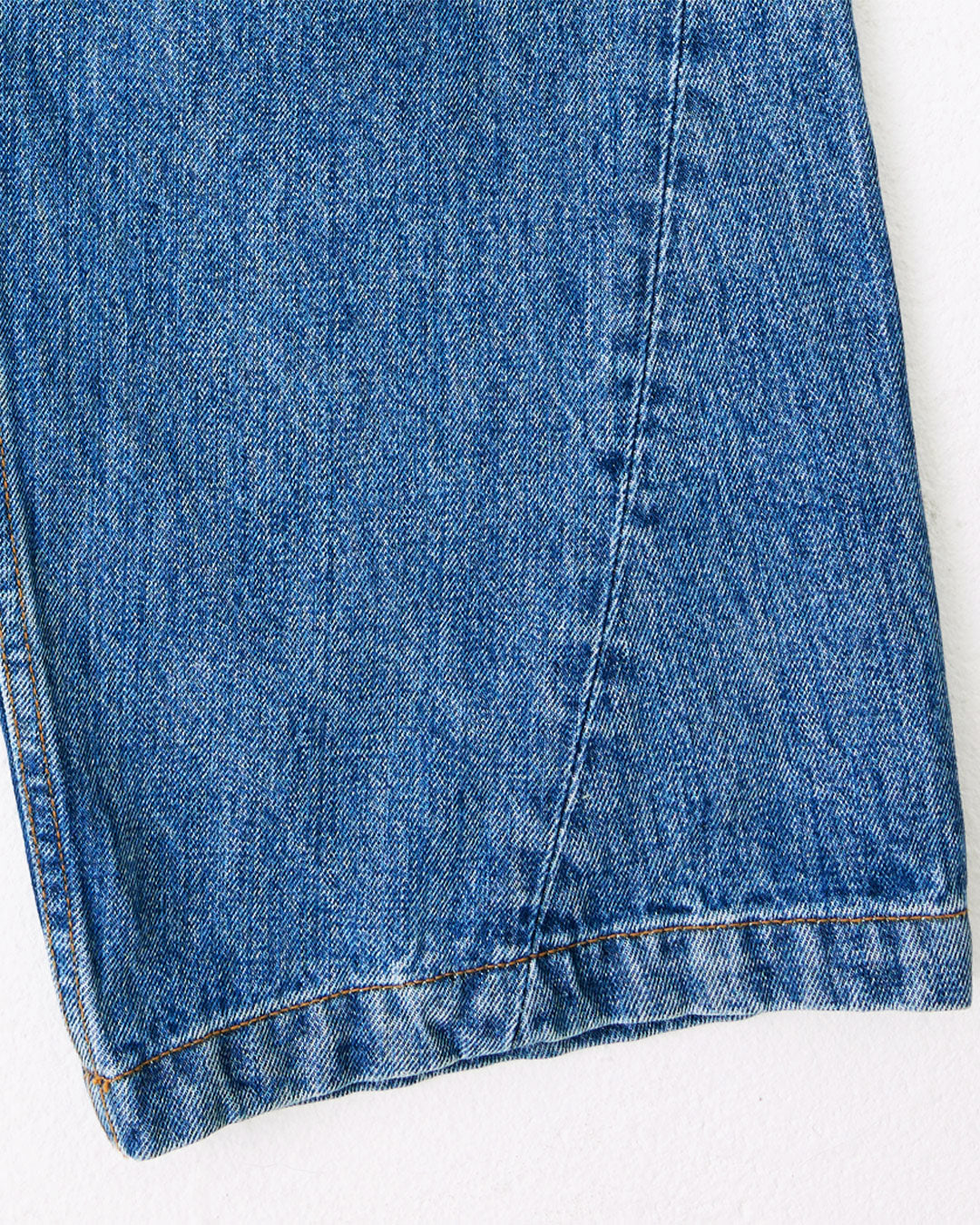 WARPED WIDE-LEG JEANS : MID-WASH