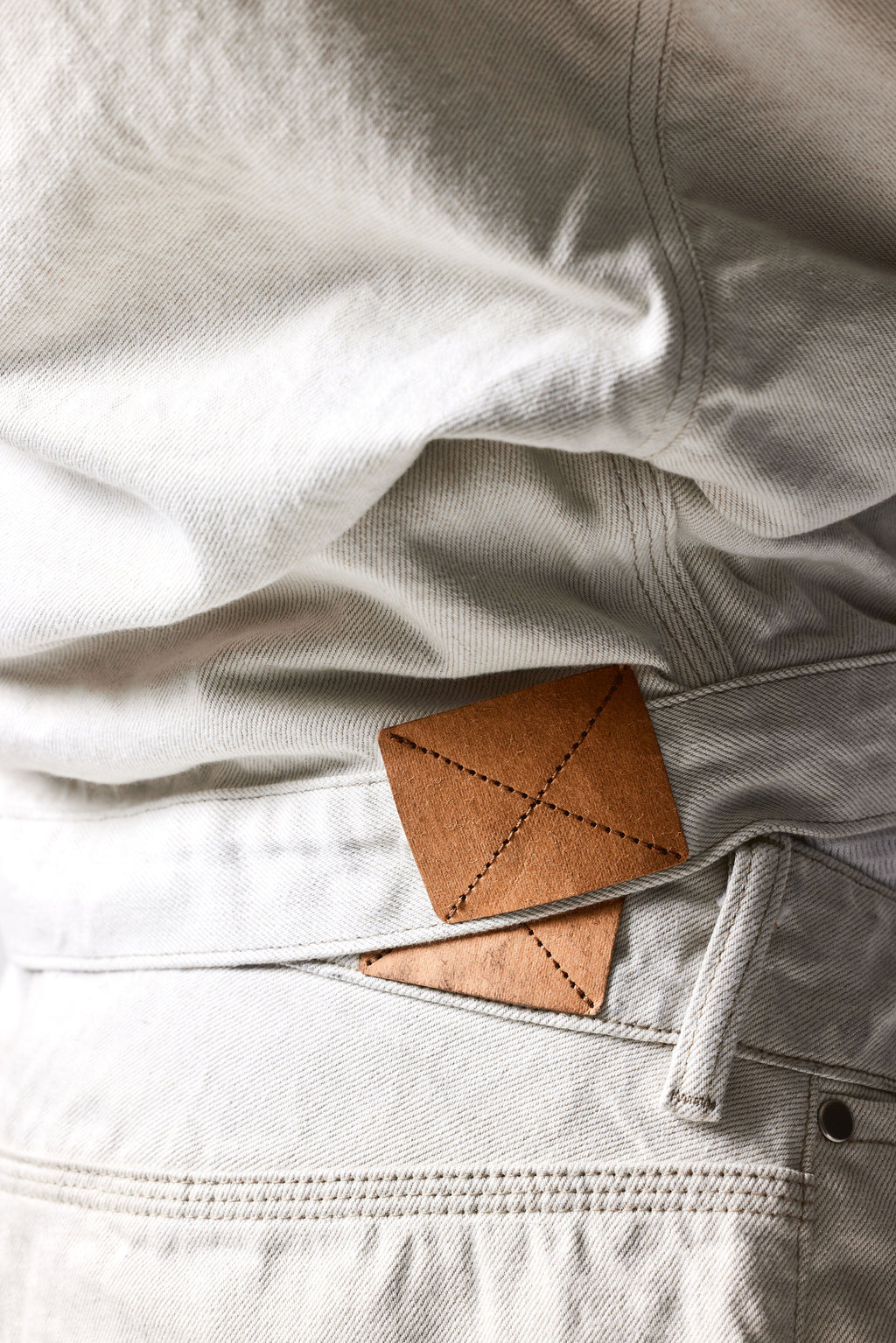 WORKER WIDE-LEG JEANS : CREAM WHITE