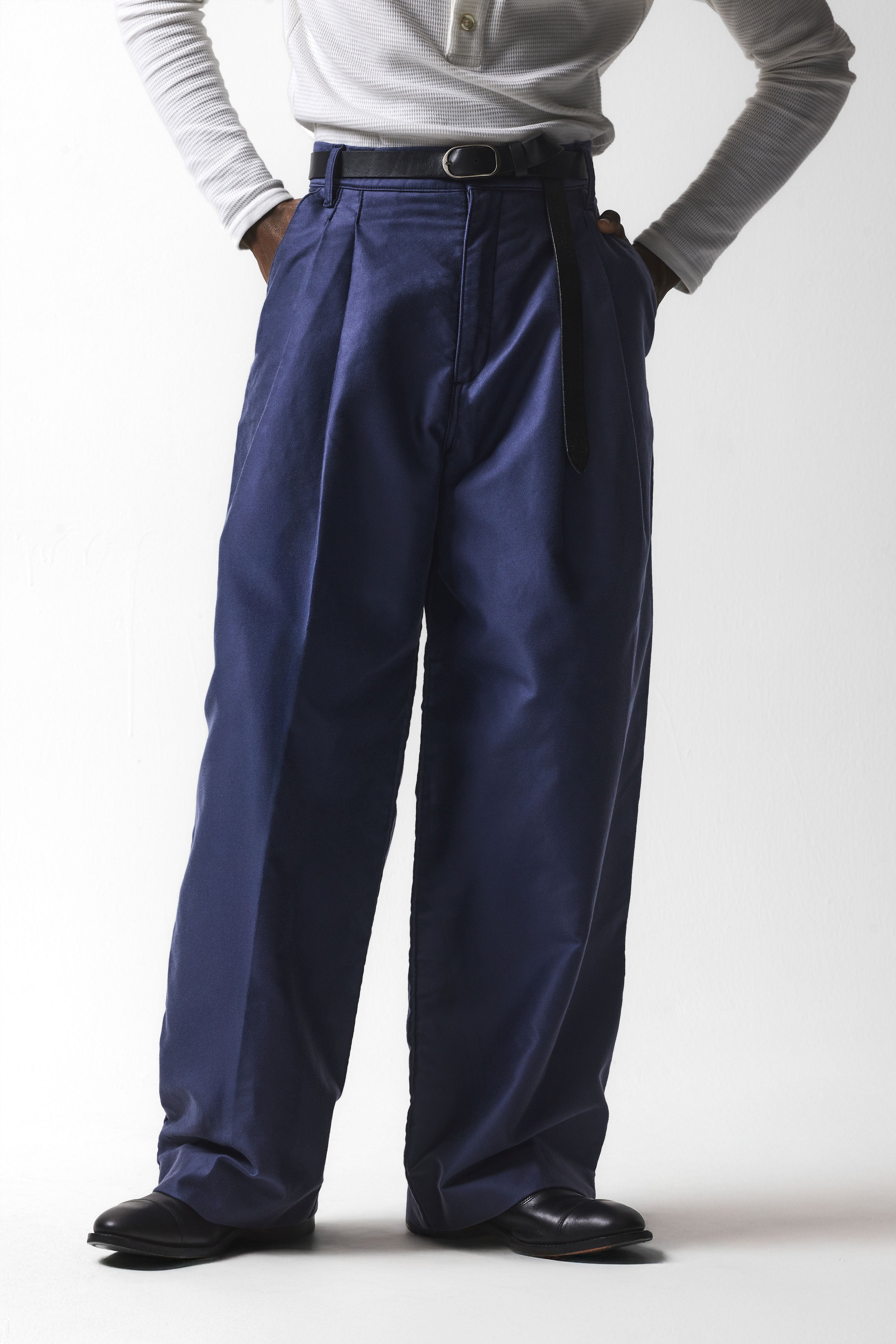 PLEATED CHORE TROUSERS : WORKER BLUE