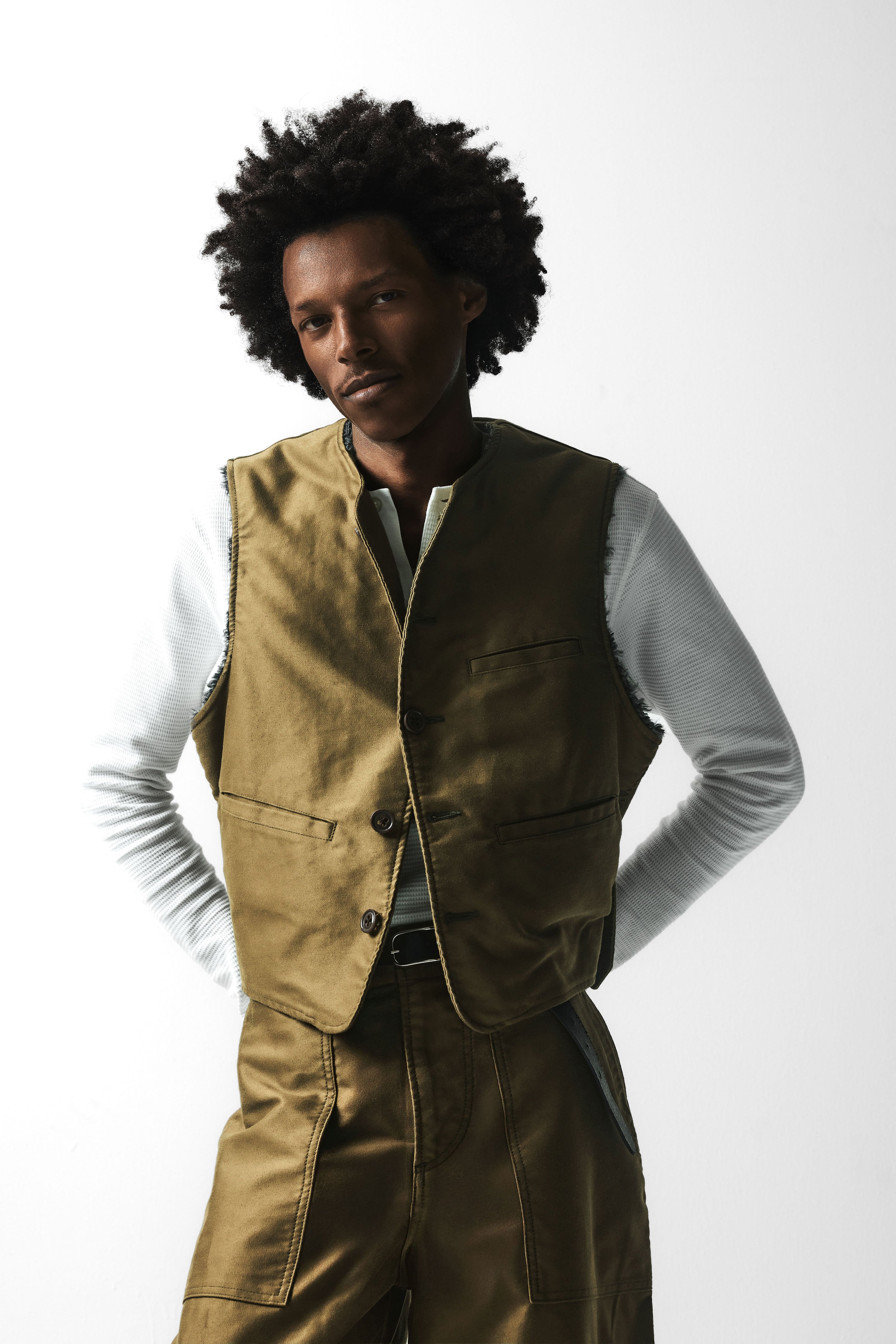 CHORE VEST : ARMY OLIVE
