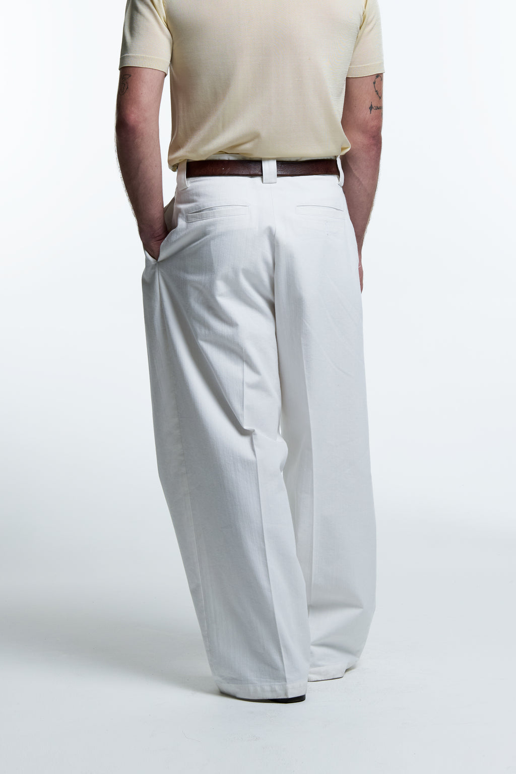 PLEATED CHORE TROUSERS : WHITE COTTON TWILL