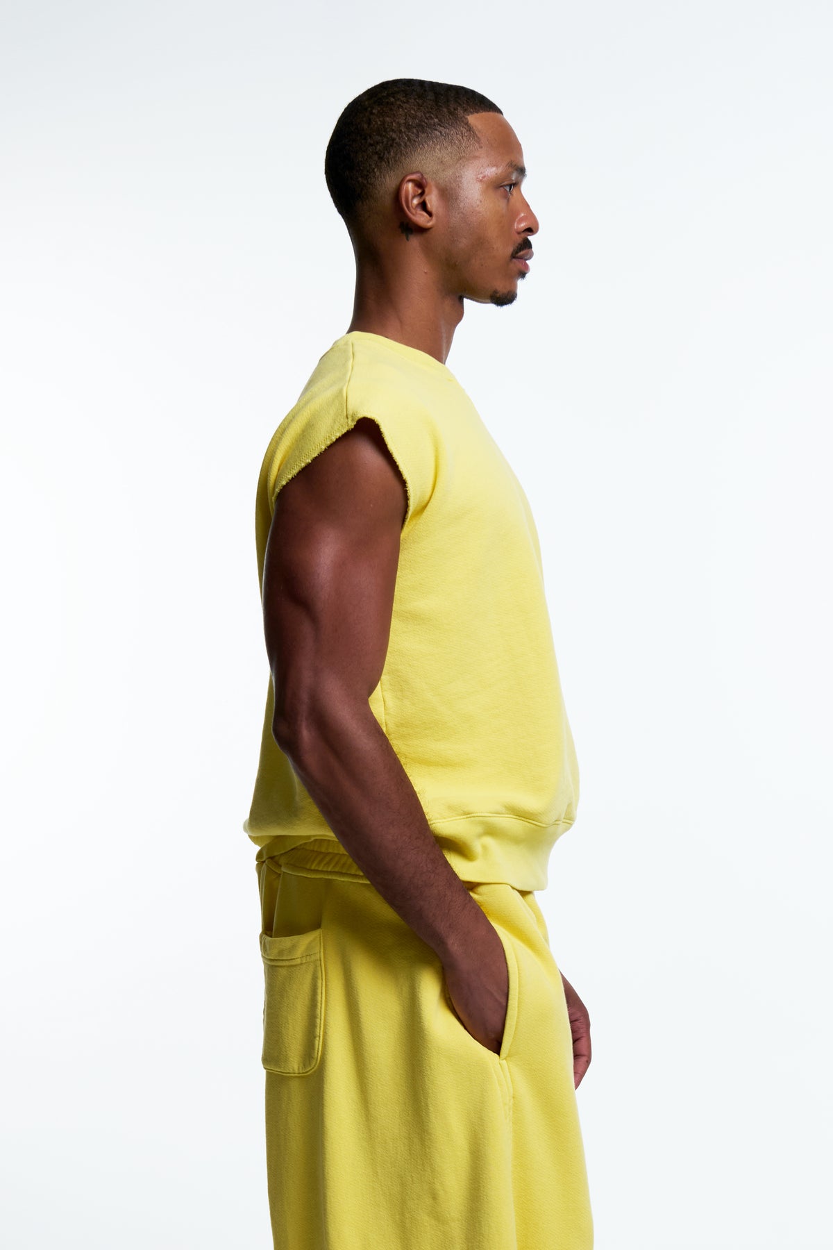 SLEEVELESS SWEAT SHIRT : SF YELLOW