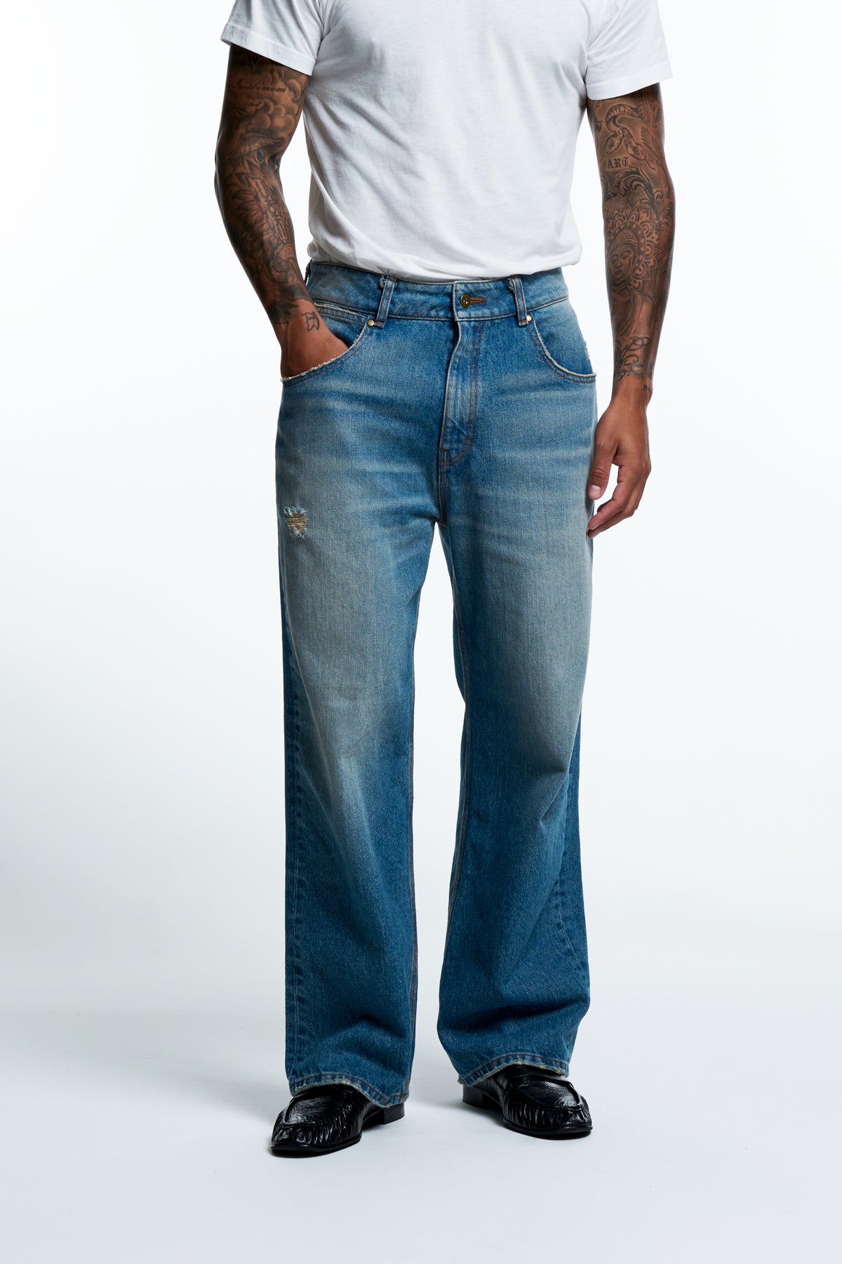 WORKER WIDE-LEG JEANS : LT WASHED INDIGO