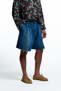 PLEATED CHORE SHORTS : WASHED INDIGO