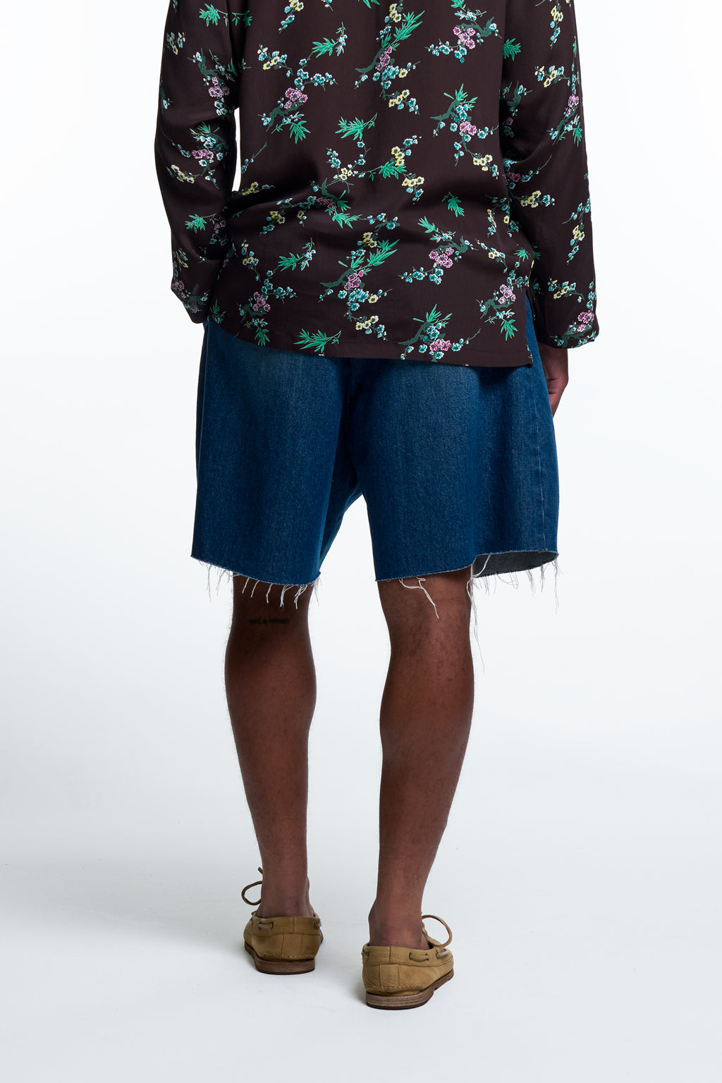 PLEATED CHORE SHORTS : WASHED INDIGO