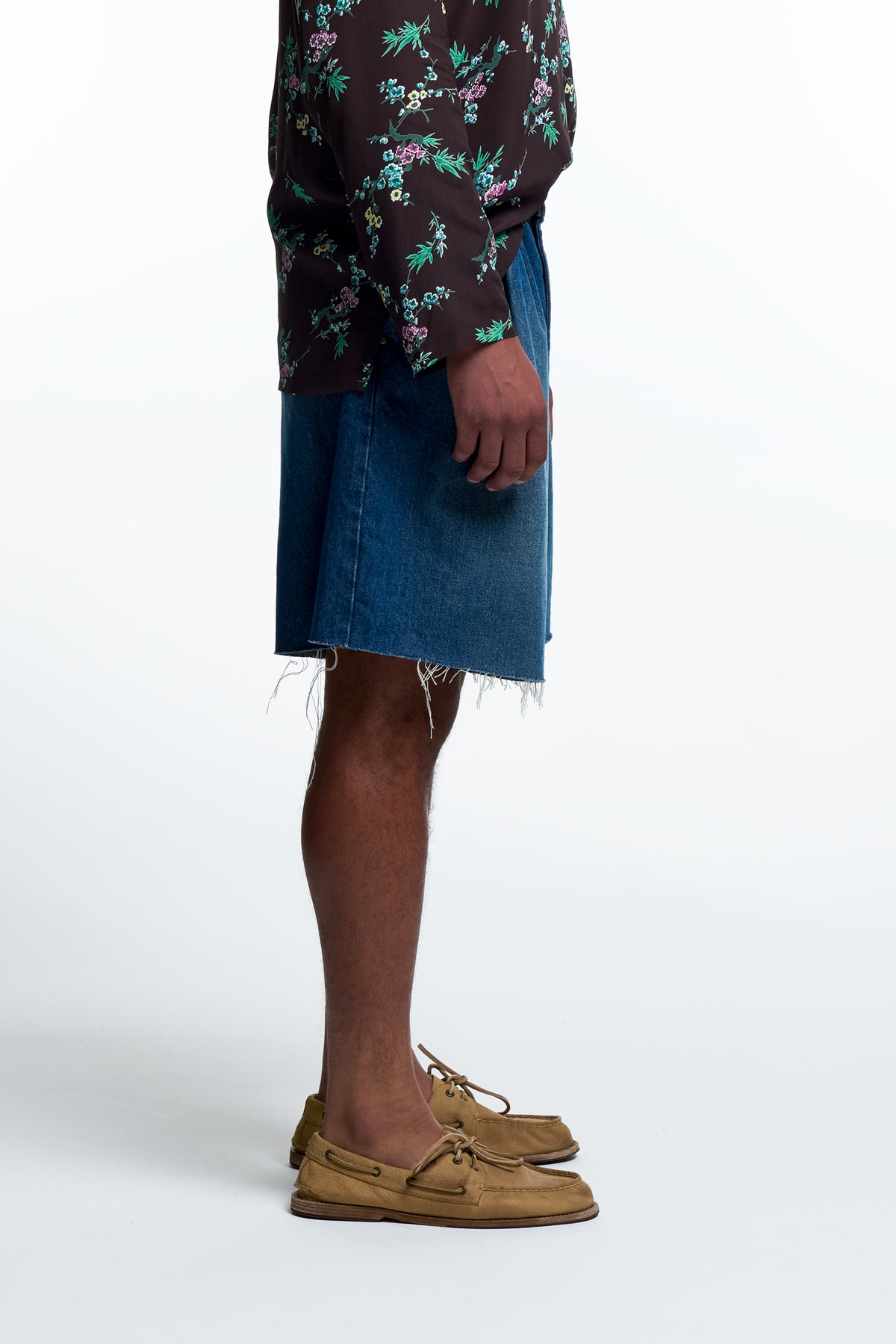 PLEATED CHORE SHORTS : WASHED INDIGO