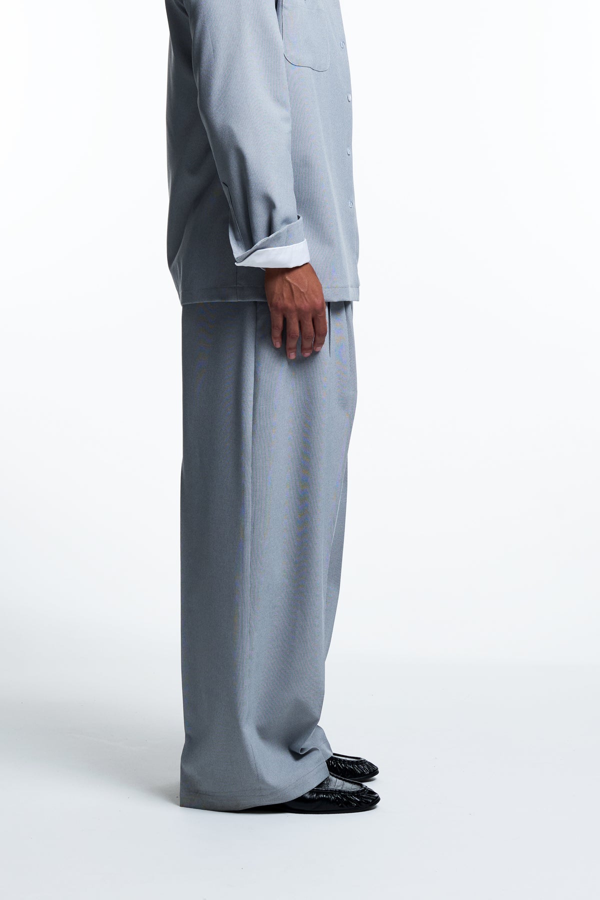 PLEATED CHORE TROUSERS : GRAY SUITING