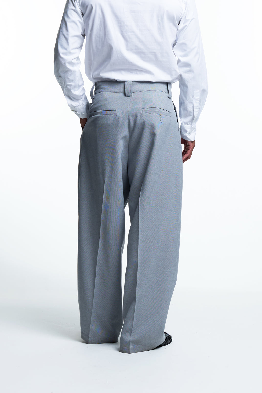 PLEATED CHORE TROUSERS : GRAY SUITING