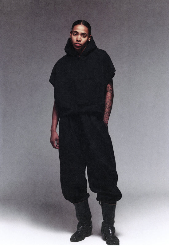 SLEEVELESS CROPPED PULLOVER HOODIE : BLACK